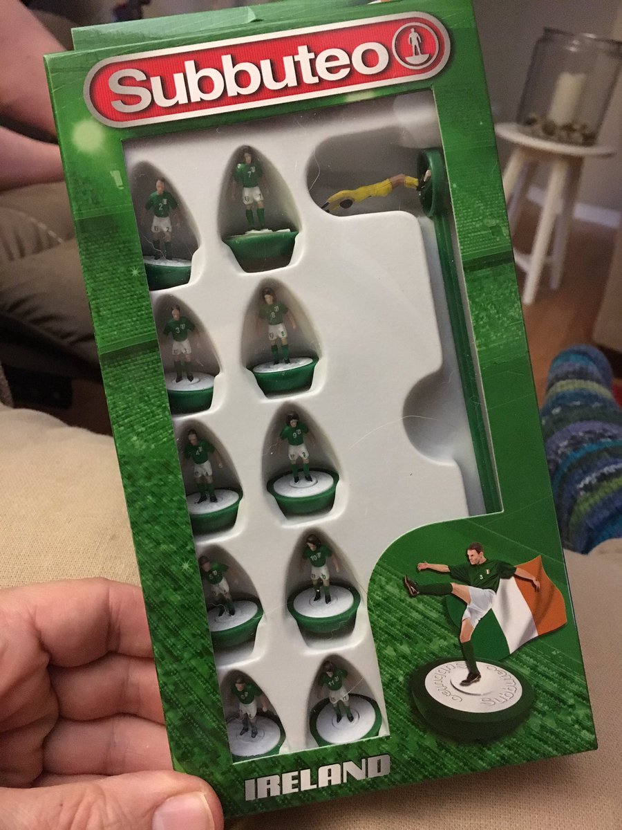 Kundun66's tweet photo. How to get my #Irish wife into #subbuteo? No problem w the #PaulLamond #Ireland team #TableTopSoccer #soccer https://t.co/LyF4bLnUfH