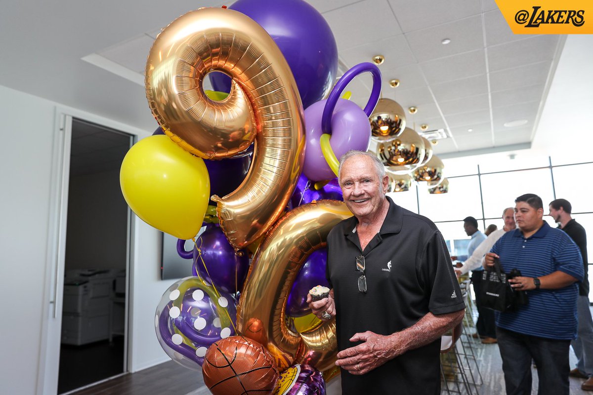 Lakers's tweet photo. 50 years in the @NBA 
44 years with the #LakeShow 

A true Lakers Legend celebrates his 90th birthday with a surprise from the entire staff! https://t.co/Ow5xeJQ8RE
