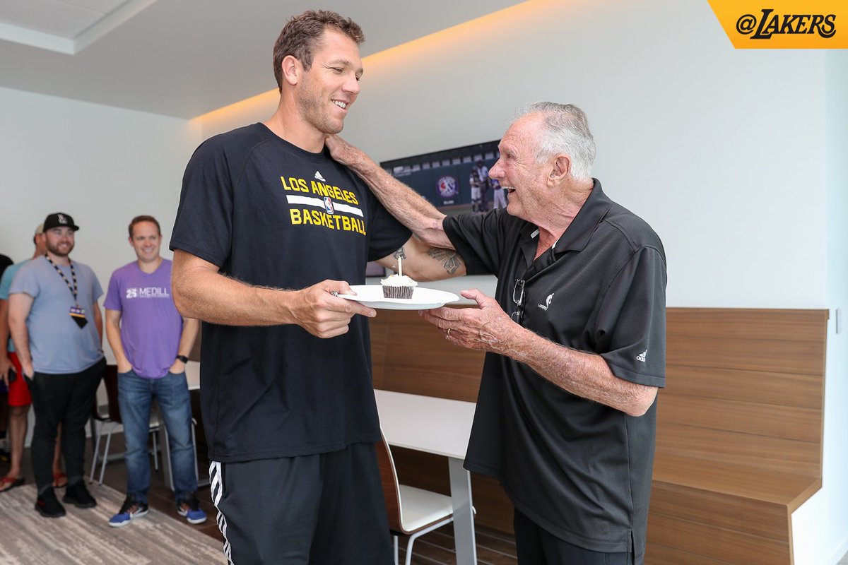 Lakers's tweet photo. 50 years in the @NBA 
44 years with the #LakeShow 

A true Lakers Legend celebrates his 90th birthday with a surprise from the entire staff! https://t.co/Ow5xeJQ8RE