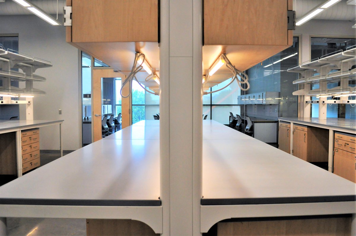NexlabI's tweet image. We are excited for the students at Auburn University who will enjoy this brand new Pharmaceutical Research Building this fall! #LabCasework