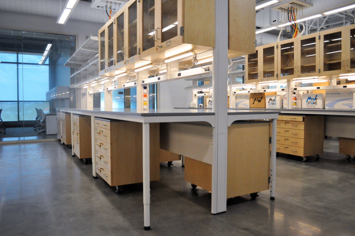 NexlabI's tweet image. We are excited for the students at Auburn University who will enjoy this brand new Pharmaceutical Research Building this fall! #LabCasework