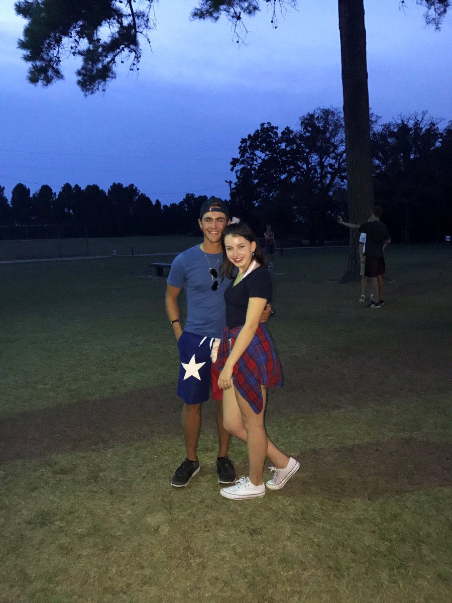 maditelschow's tweet photo. fish it up, fish it up, ayeeee #fishcampsessionc #aquaisthebest https://t.co/u2xywkA6u1
