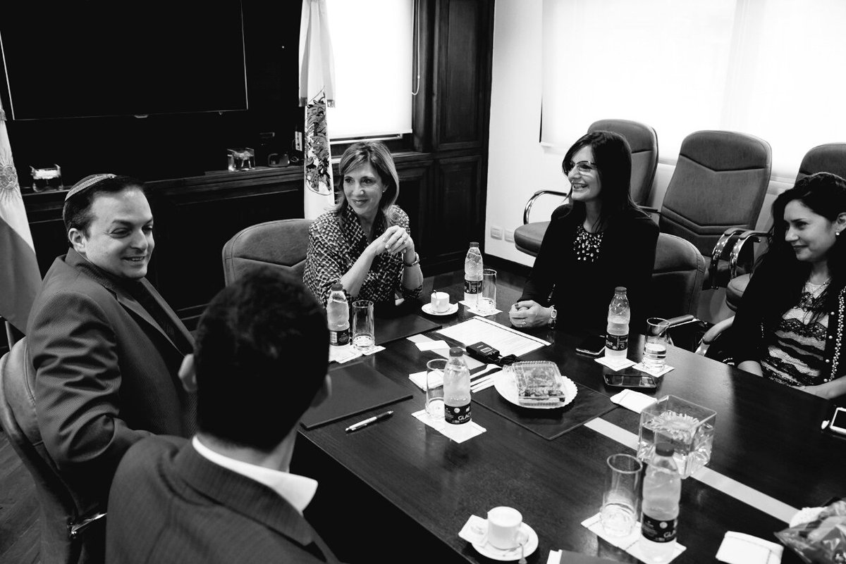 SilBia05's tweet photo. @consejomcaba firmó convenio para seguir trabajando en equipo con @DAIAArgentina para implementar #programaconvivencia en justicia de caba https://t.co/bdnrAL8YtS