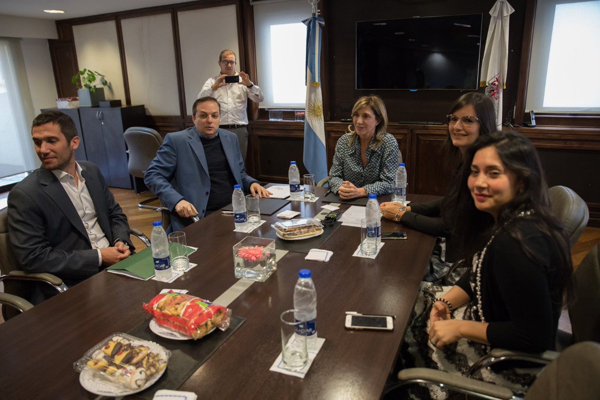 SilBia05's tweet photo. @consejomcaba firmó convenio para seguir trabajando en equipo con @DAIAArgentina para implementar #programaconvivencia en justicia de caba https://t.co/bdnrAL8YtS
