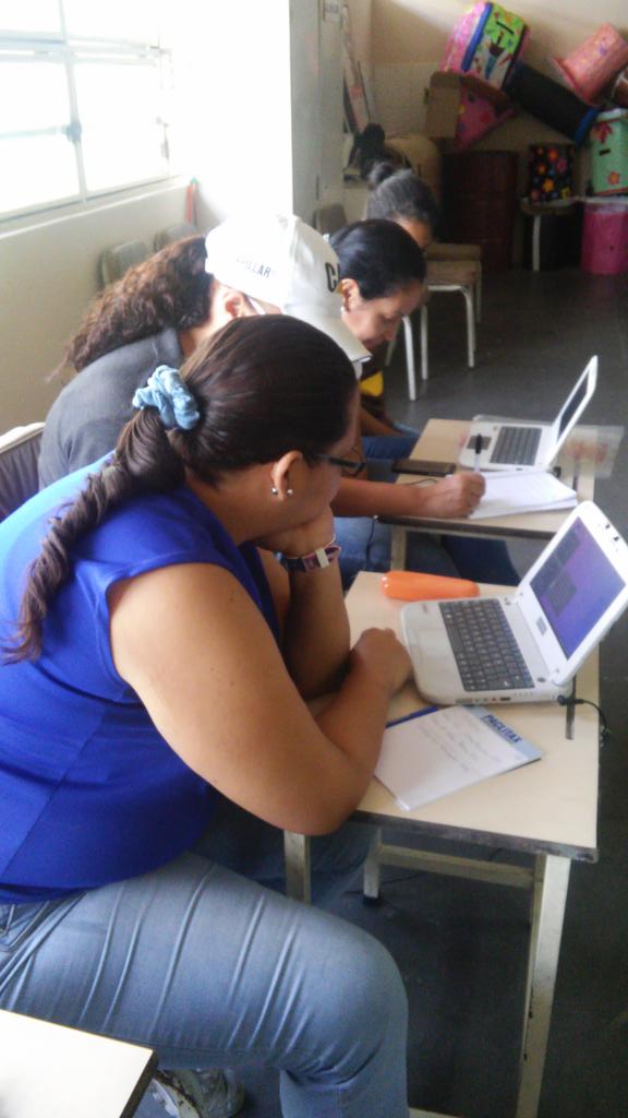 Cbit_simonr's tweet photo. Intensivo de paquete de Ofimática Escuela Cacica Ana Soto Agosto Escuelas Abiertas @Rafaelsimonchac @ZEMPLAZAMORA16 @JauaMiranda @Fundabit https://t.co/X5cIHL1SCx