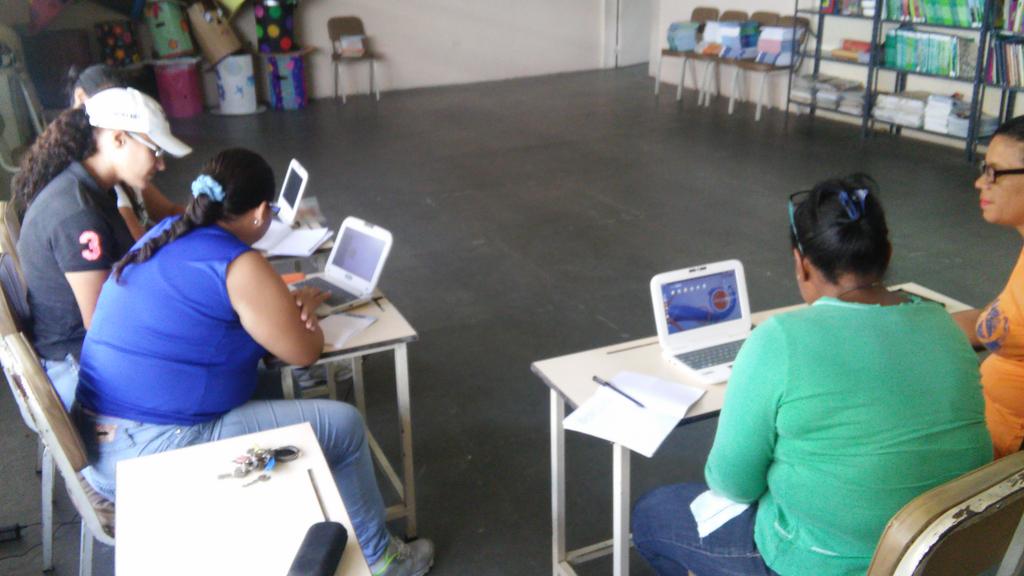 Cbit_simonr's tweet photo. Intensivo de paquete de Ofimática Escuela Cacica Ana Soto Agosto Escuelas Abiertas @Rafaelsimonchac @ZEMPLAZAMORA16 @JauaMiranda @Fundabit https://t.co/X5cIHL1SCx