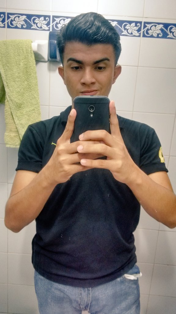 adrian_c_30's tweet photo. #esteeselflow https://t.co/ObxVR0Ztkg
