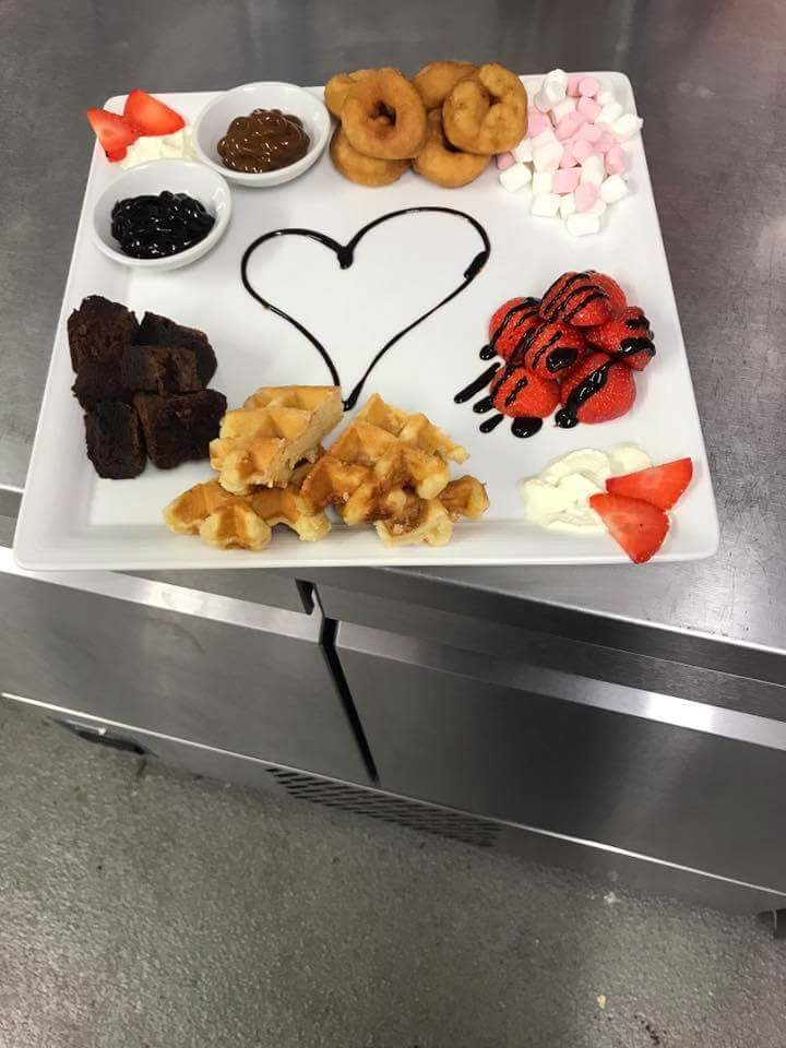 We love celebrations here in Minehead! 
Sian served up her very own great memory today for a 25th anniversary ❤