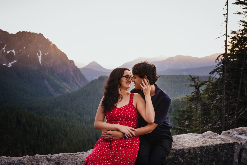 A beautiful view fitting for a beautiful relationship. 
•
#engaged #sunset #mtrainier #shesaidyes #adventureshoot #vsco #nikond750