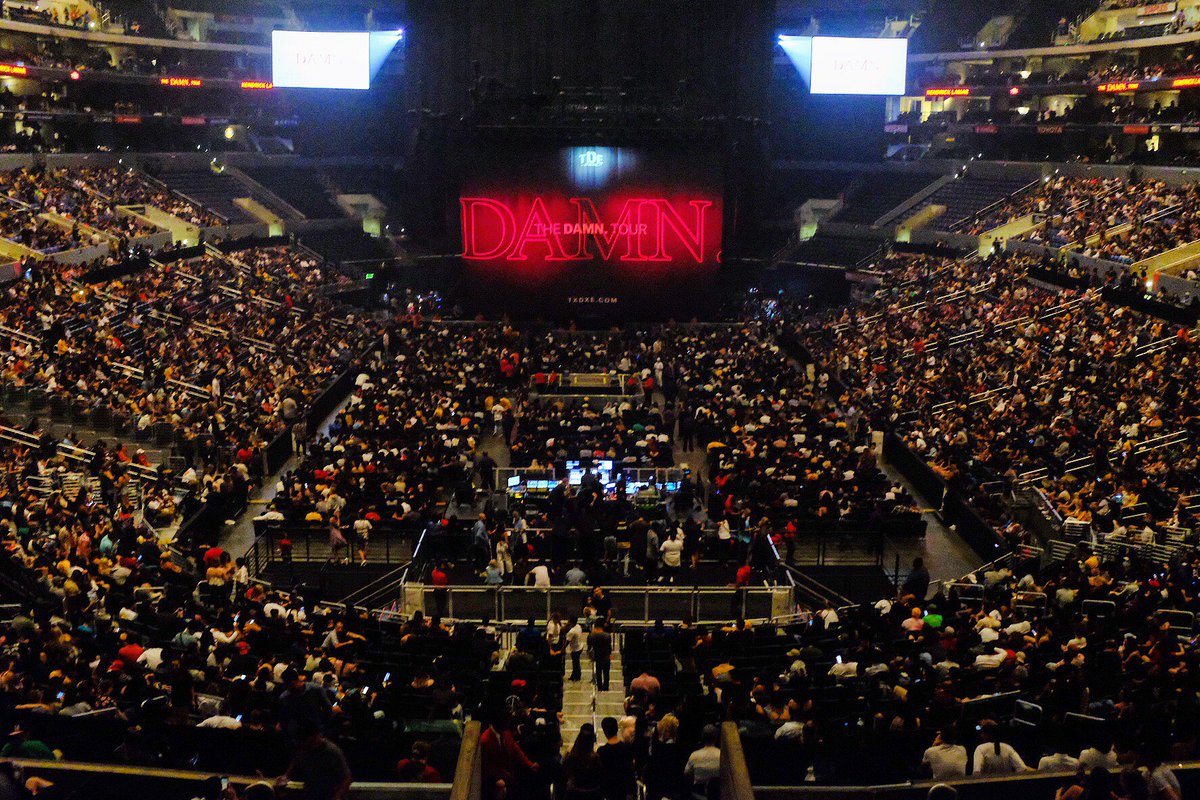 Kendrick Lamar TONIGHT! Doors: 6:30pm @BIGBABYDRAM 7:30pm @trvisXX Scott:  8:10pm @kendricklamar 9:20pm *All times are subject to change.