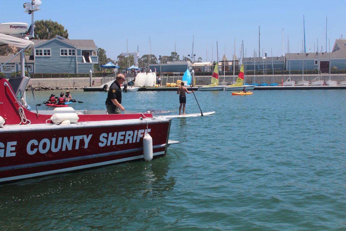 OCSheriff's tweet image. Citizens assisted the OCSD Harbor Patrol in helping the whale get out of Dana Point harbor and back to open water.  #teamwork @ocsddanapoint