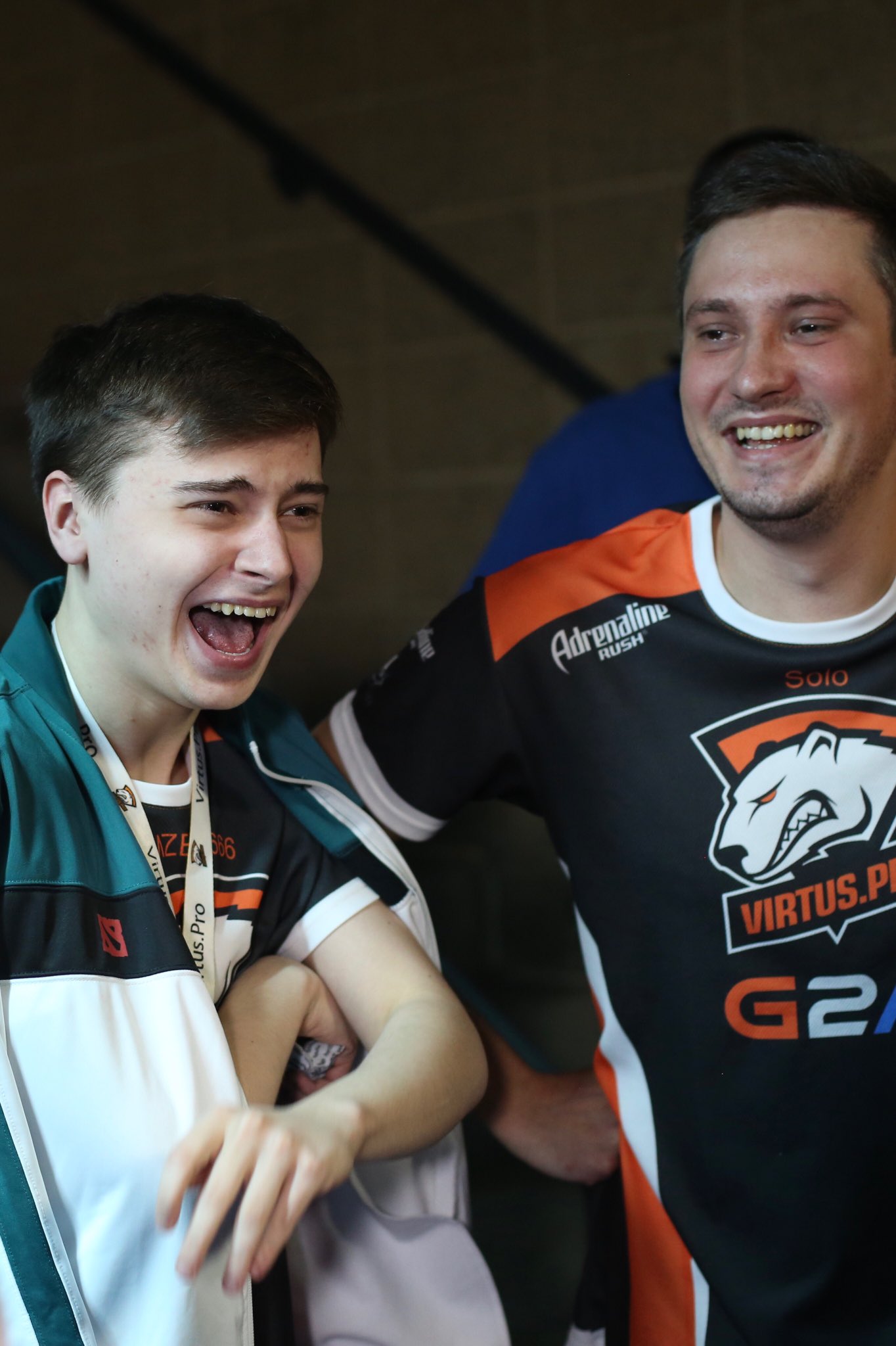 DGvZ3BPUQAAhEJI.jpg:large