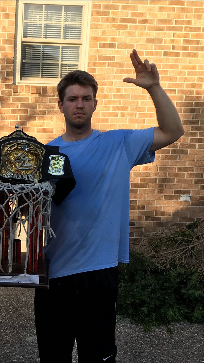 RealHellmueller's tweet photo. After carefully counting and recounting the votes, your #WALTSGYM 2017 MVP is.....@fleig21 #2TimeMVP #FIRSTever https://t.co/QQxudj5b71