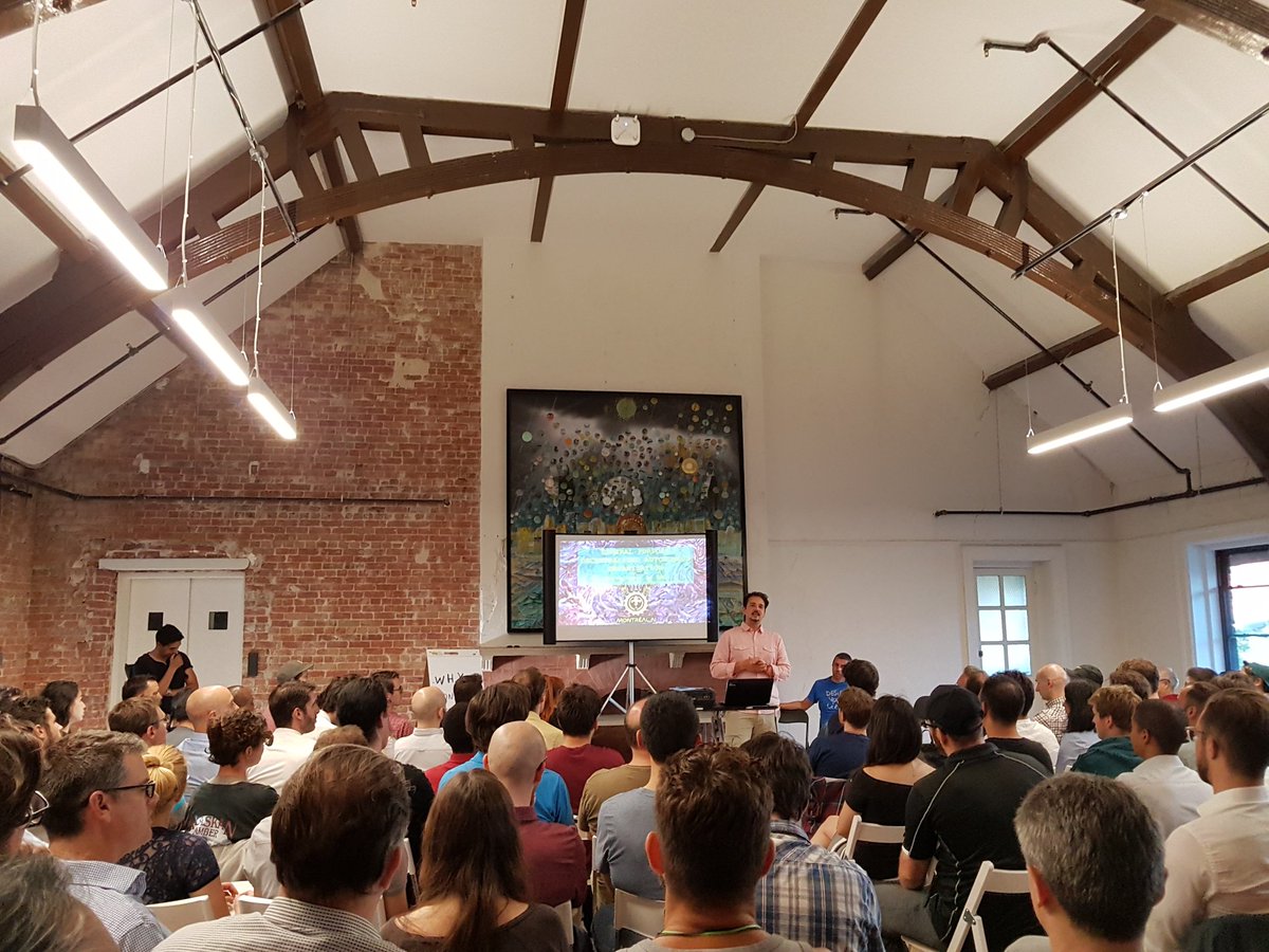 IlhamLmissaoui's tweet photo. La communauté #IA de Montréal est impressionnante! @Montreal_AI Talk about #blockchain &amp; #ArtificialIntelligence #MTL @notman #mtldata https://t.co/ofULCKZPSq