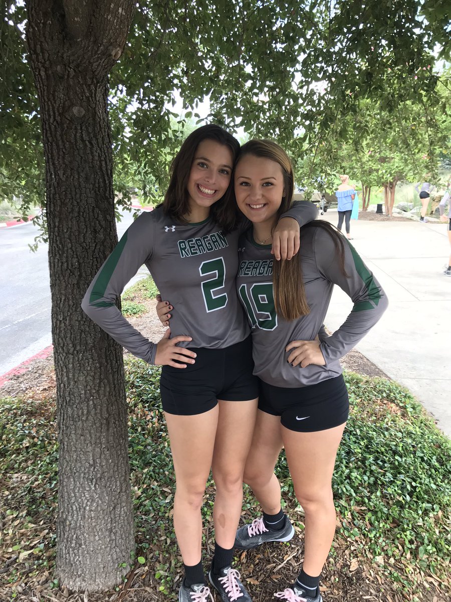 sydney_chafin's tweet photo. last season, best season #senyaas #rrvb #snrszn https://t.co/yx2i3IYtzv