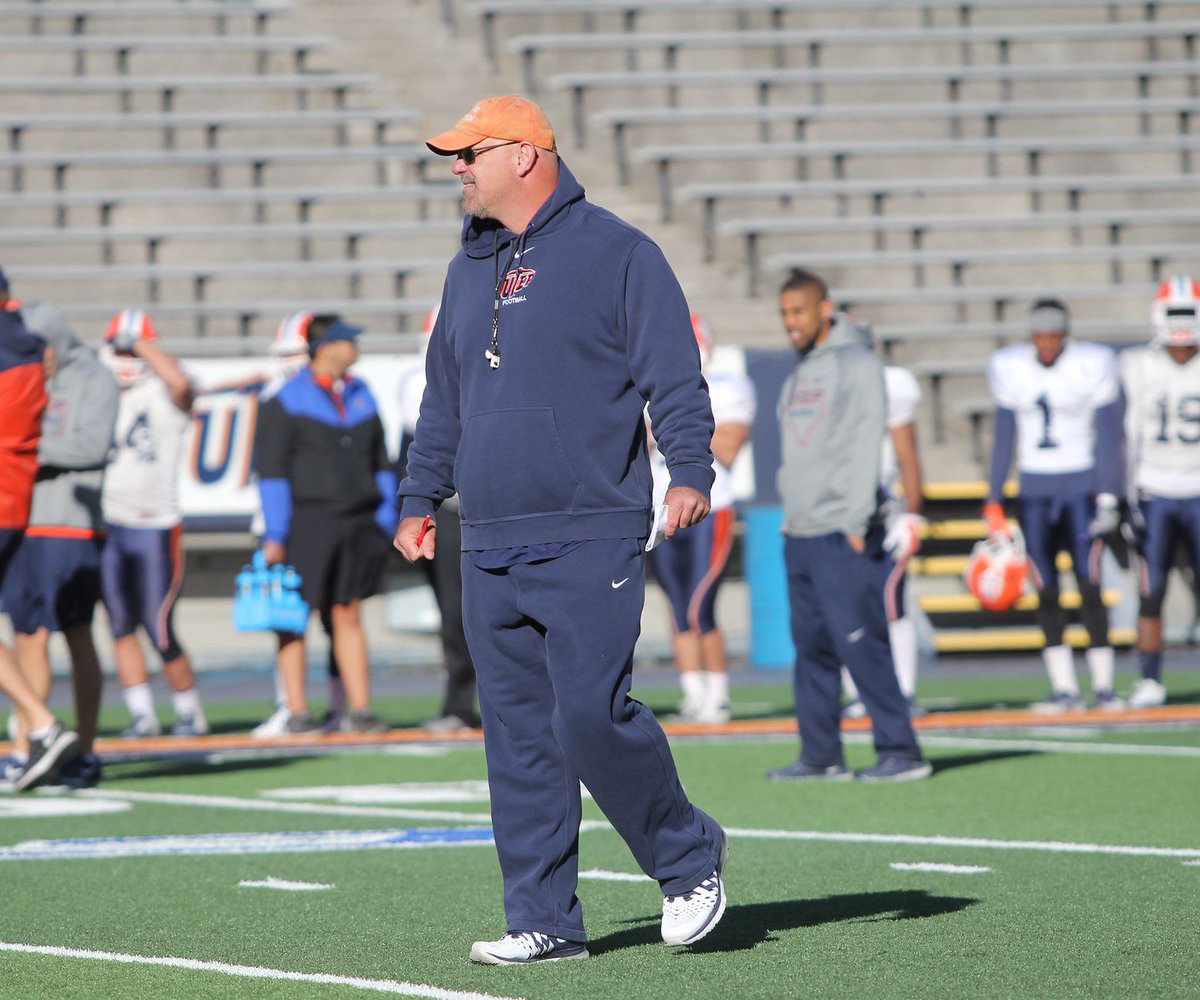 mexicanradio6's tweet photo. UTEP Football: Kugler adds transfers, awards scholarships to 5 walk-ons https://t.co/YSEOGp13kV https://t.co/WeiTlGWb0H