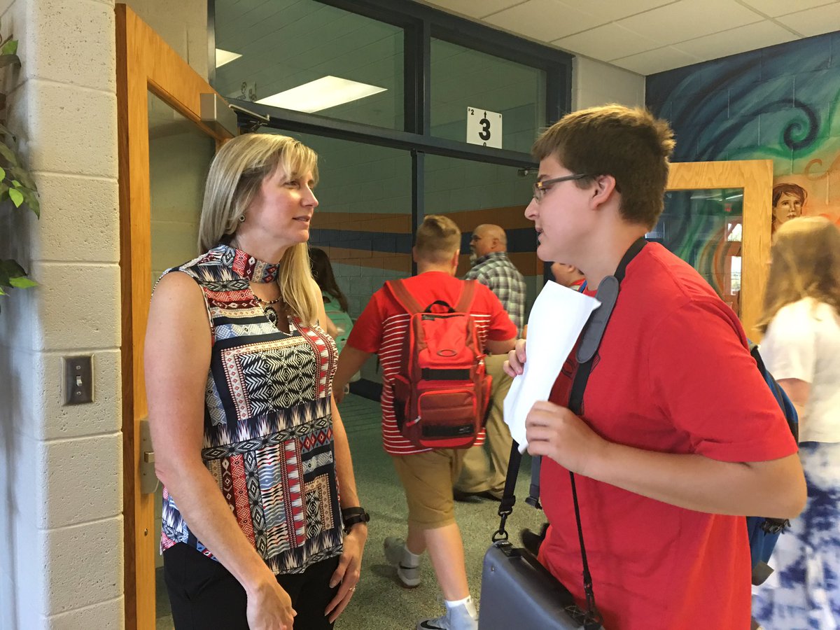 mr_gary_parker's tweet photo. Exceptional first day for @GCMSCougars! Lots of smiles and relationship building! High fives and high expectations! #MyGCS #gcboe https://t.co/TsPiPIPSGw