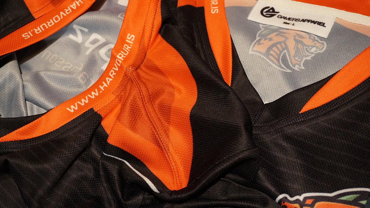 GamersApparel's tweet photo. We have upgraded our jerseys to be more robust with a couple of changes at no extra cost! Also producing this collar now at your request. https://t.co/tlWbpKRQAR