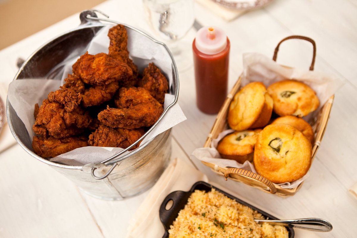 SissysDallas's tweet photo. Authentic Delta Fried Chicken ready and waiting for ya!! https://t.co/wlRRRXfUy5