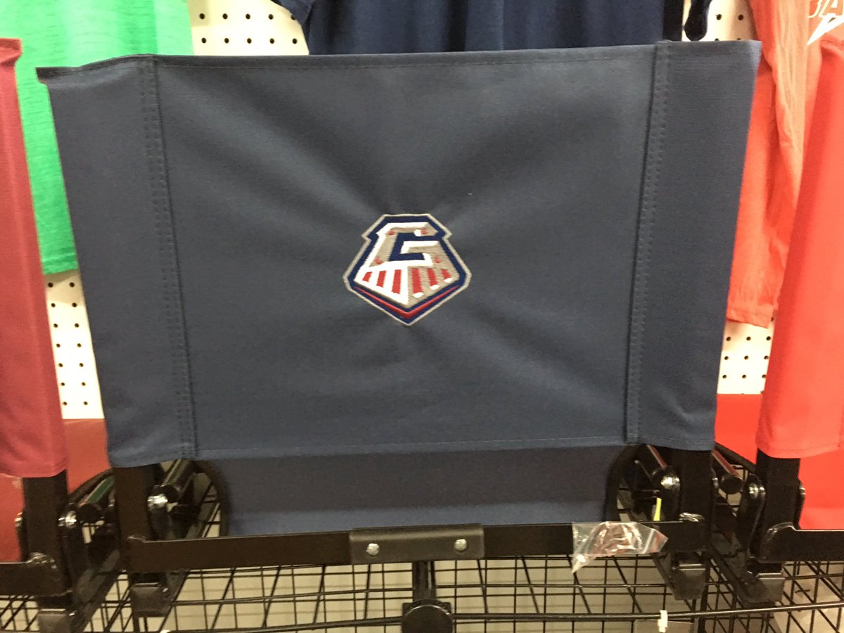 mjsapparel's tweet photo. Rep your schools sports team to the fullest with these stadium chairs. Set it on the bleacher, latch it underneath, kick back and enjoy!🏈⚽️🏀 https://t.co/ngfcD1cpVS