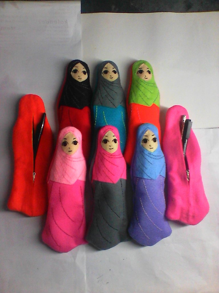 stwtees's tweet photo. Tempat Pensil Flanel Hijab Imut Lucu Unik di #Google https://t.co/a3iHSgDkya 
#HariKucing #danahajiuntukumat #iyaboleh #dancowlindungi #kltu https://t.co/vayC5NjHxk