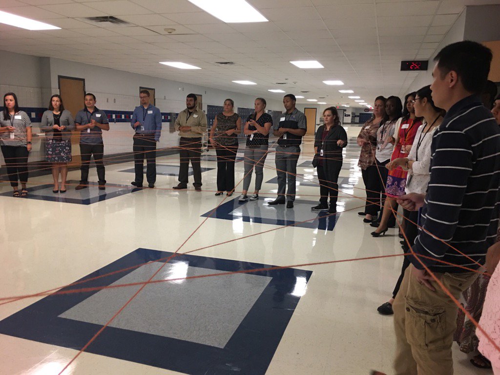 Byoteec's tweet photo. Sec Sci teachers Web of Yarn building community! @RISDScience @mshollack94 @DR_RC @dr_mqiverson #risdgreatness https://t.co/N5oRZzbjeU