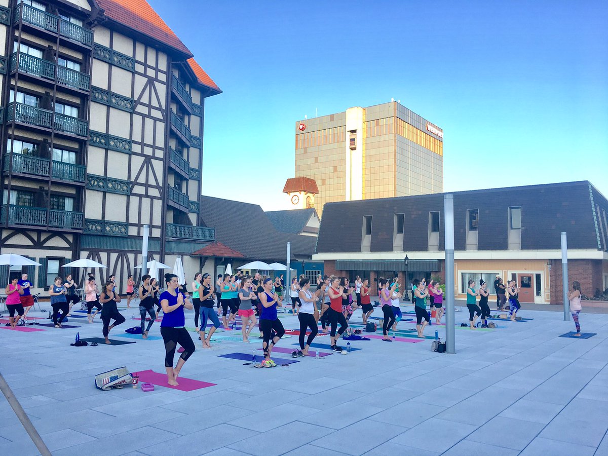 A breezy sunset in <a href="/WestportSTL/">Westport Plaza</a> with 70 yogis stretching and bending. Up next - Margaritas at <a href="/FuzzysWestPort/">Fuzzy’s Taco Shop Westport</a>! #YogaBuzz #STL #Yoga