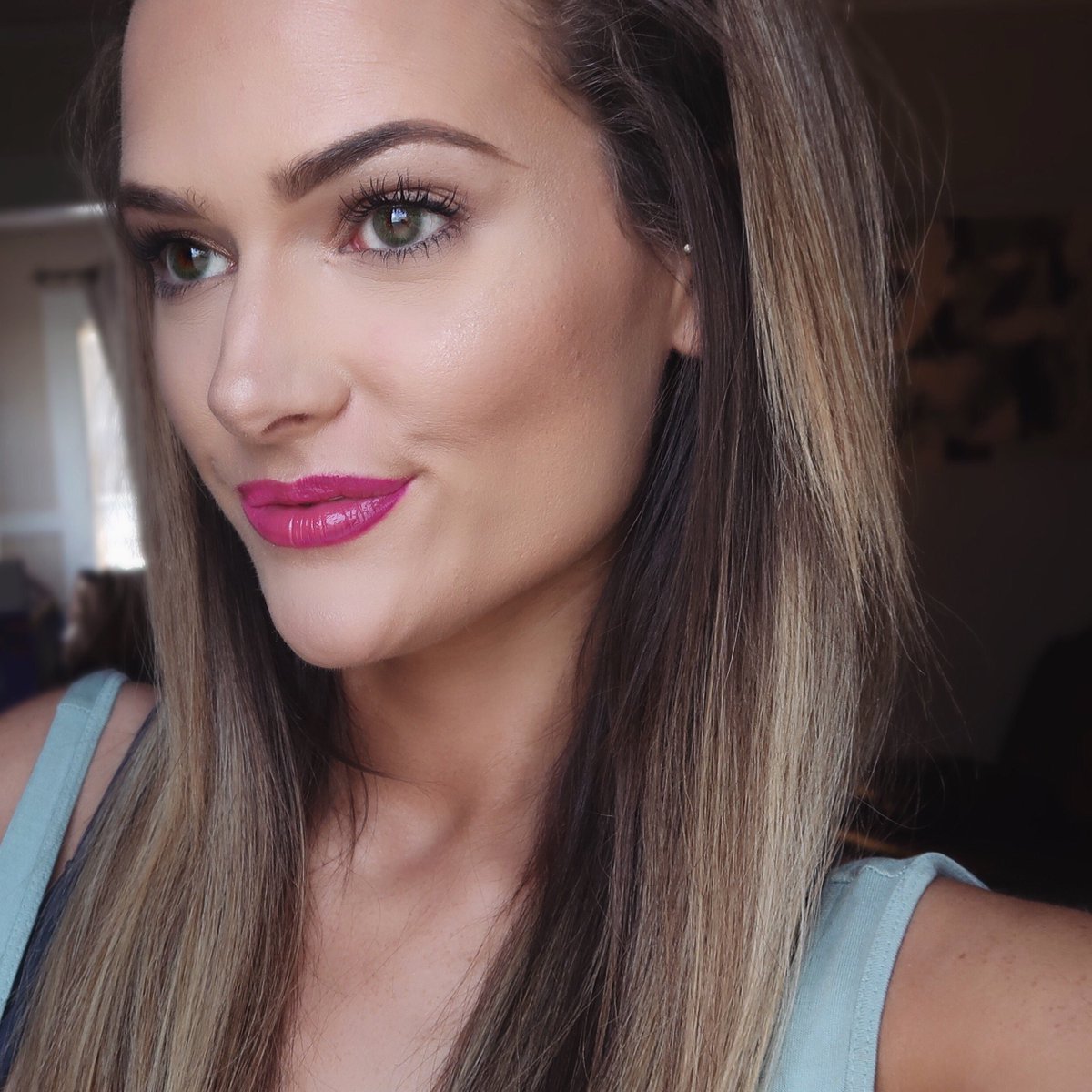 x0x0LC's tweet photo. Wearing @Burberry fresh glow highlight complimentary of @influenster here! ๐ค it! #influenster #burberryessentials https://t.co/tJQLoDJFpu