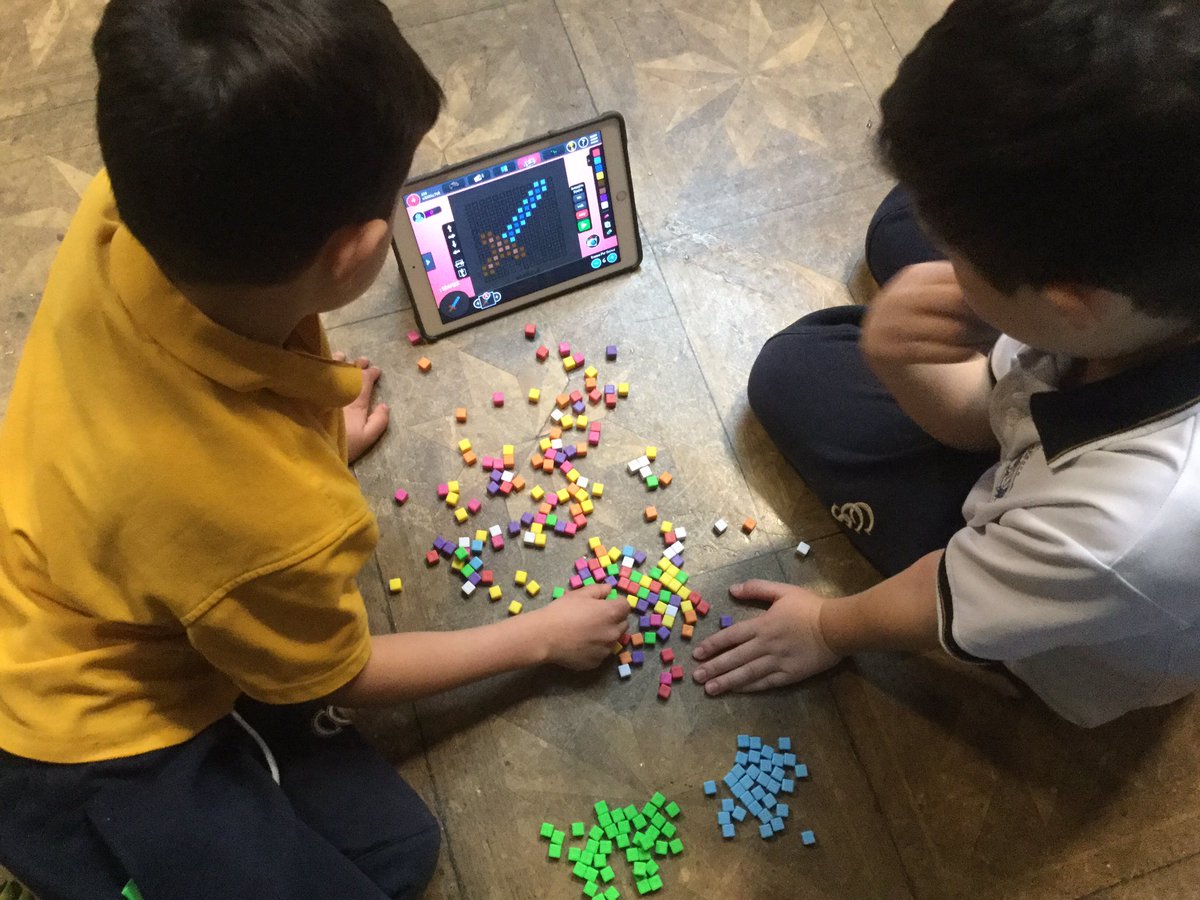 Fiorella4341's tweet photo. Coding with our buddies. Yrs 1 &amp; 5 talking the same language. @caulfieldgs https://t.co/TAGC179uO0