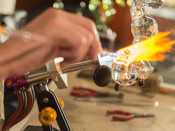 disneyarribas's tweet photo. Daily glassblowing demonstrations at Disney Springs! #arribas #arribasbrothers #disney springs #glassblowing https://t.co/53bJ45aGdg
