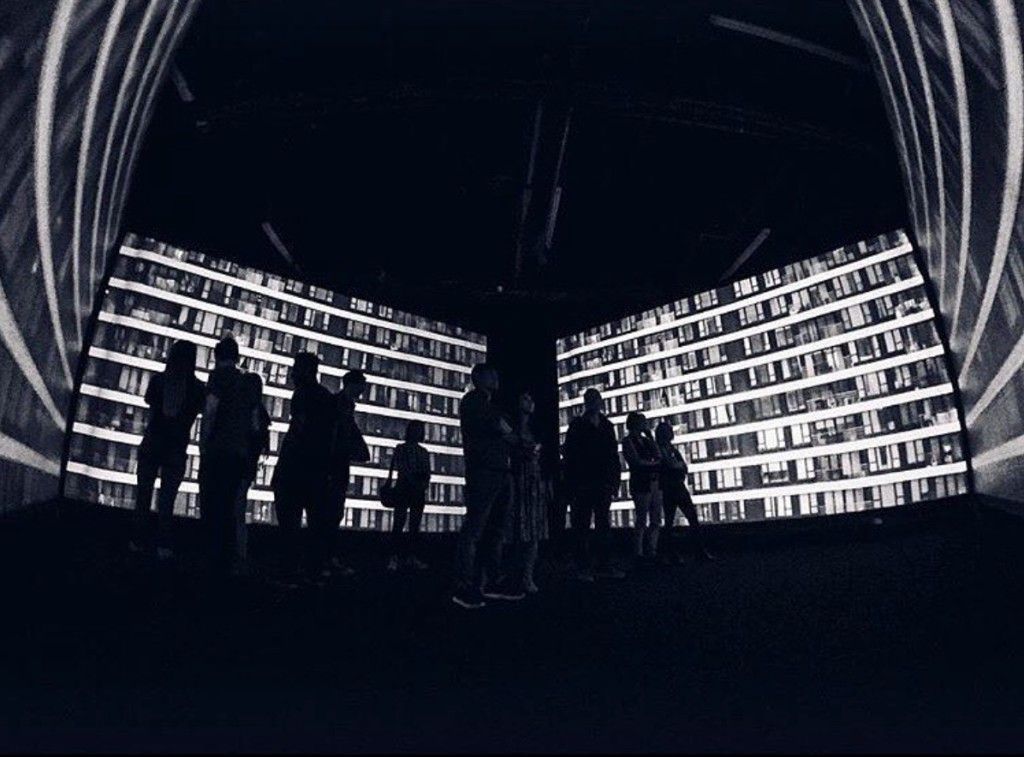 niioart's tweet photo. Did you get the opportunity to see LA's @14thFactory this summer? https://t.co/aedvlEeTlK #art #videoart #movingimage #newmedia #SimonBirch https://t.co/XqZjG6D7eA