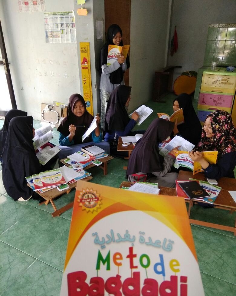 Metodebagdadi's tweet photo. Hati adalah cermin. Cermin yg jernih akan nampak gambar yg jernih. Memberi dgn hati diterima oleh hati. Syi'ar Quran https://t.co/ERaIxd0KL7