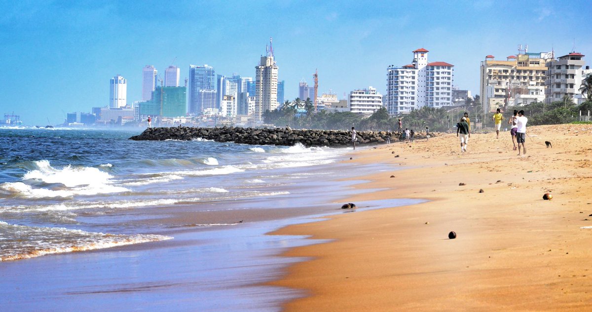 Katchutravels's tweet photo. The beautiful skyline in Colombo viewed from Dehiwala Beach @flysrilankan @tourismlk @srilankatourism 

https://t.co/iJxNle4Qmw https://t.co/ecUfJ5VfVo
