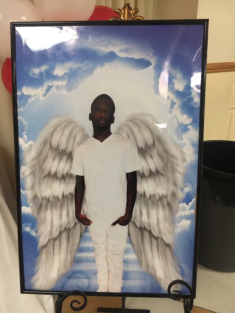 itscoworld's tweet photo. My Lil Cousin my World 💔 I Miss you bruh Checked on you all the time and you kept saying you was straight 😭 #longlivetoe https://t.co/uVvRCF3itu