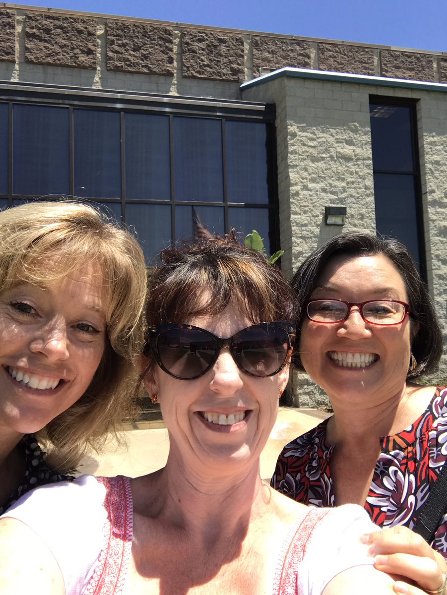 OhmySci's tweet photo. World of work in action.L3 tour making engineering accessible to all.#artwithapurpose @hillsdalepride @CajonValleyUSD https://t.co/k0KDvlNwl3