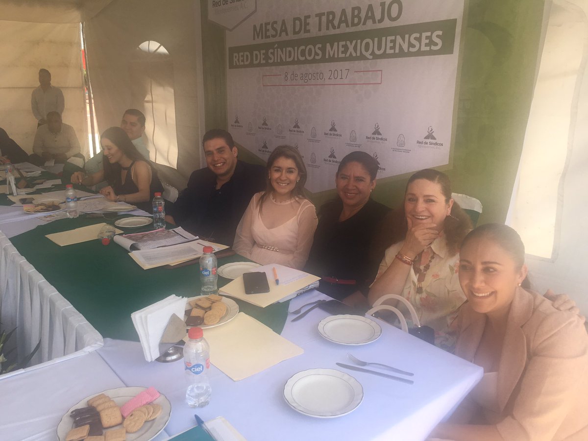 leaz_villar's tweet photo. Excelente reunión de trabajo y capacitación de la @redsindicosmx gracias por todo  @valeriivc  felicidades por tu gran visión @evelyn_osji https://t.co/6zTvCUFe4k