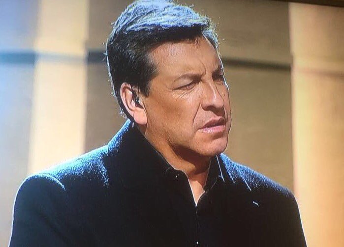 Cotelici0us's tweet photo. Cuando tu amigo se pone a hablar hueás curao y tratai de cachar lo que te dice #LaHermandadCHV https://t.co/PRvoWRPyrw