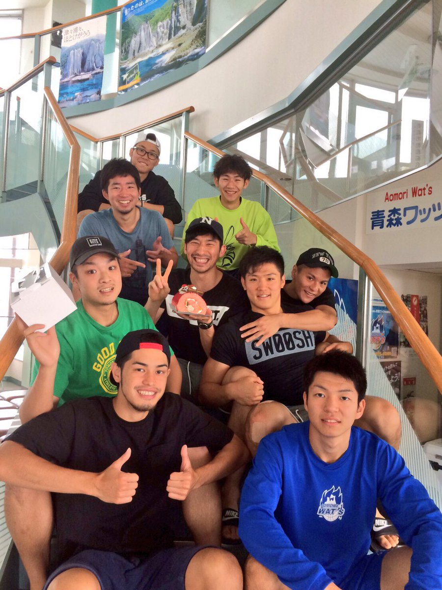 aomori_wats's tweet photo. 大地キャプテン㊗️28歳のお誕生日おめでとうございます🎉👏
2017-18シーズンも、若い���ームを引っ張っていってください💪😁
頼りにしてます❗️
#青森ワッツ #下山大地 #Bリーグ https://t.co/U2s6oJZDU7