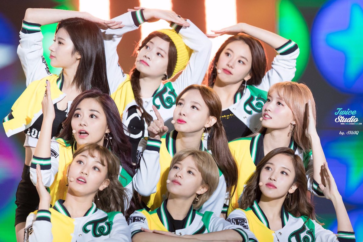 twice119_erika's tweet photo. CHEER UP再生回数二億回突破おめでとう〜😂💞
ヨジャグルで初めての記録おめでとう…😭💓
とわいすの中で個人的に一番大好きなMVが二億回突破してくれて本当に嬉しい🍑
#CheerUp200MParty #TWICE https://t.co/lwsojpnSEi