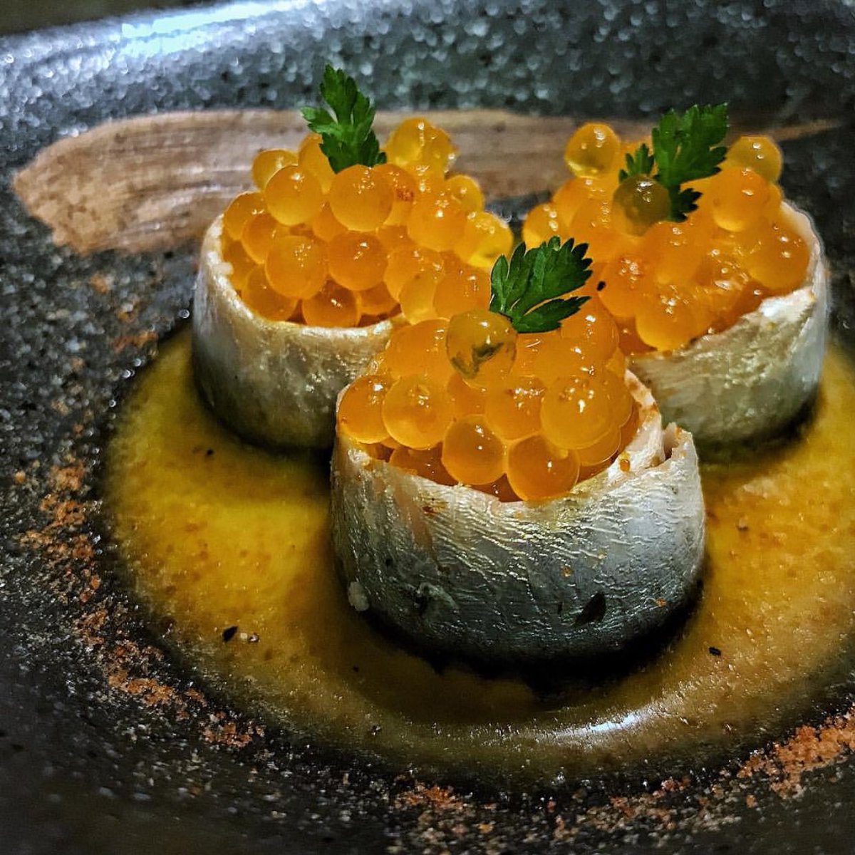 Snack time with @lionel2533 featuring white anchovies and <a href="/yarvalleycaviar/">Yarra Valley Caviar</a>. 

#food #foodporn