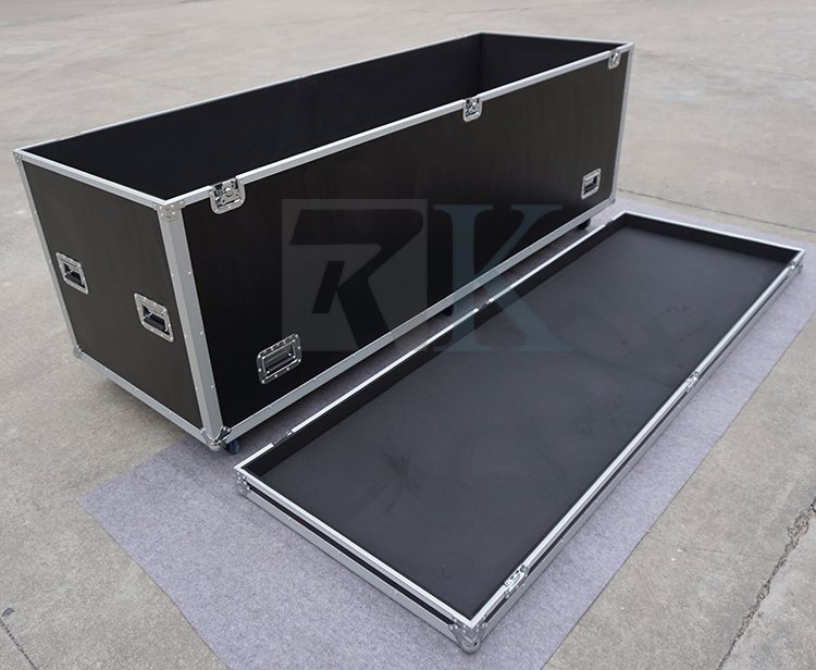 Big Utility Trunk Flight Case
Case Model: RKTUT2347979C
Case Size: W2340 X D790X H790mm
Luke Zhang: sales@chinaflightcases.com