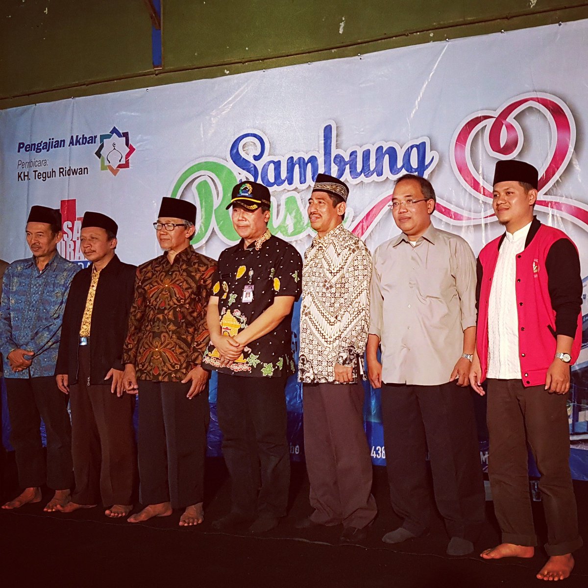pcpmwsb's tweet photo. 'Sambung Rasa' dihadiri oleh sesepuh Muhammadiyah KH. Teguh Ridwan, Kadin Disperindagkop Agus Suryatin, Pengurus PPIW, &amp; Wabup Agus Subagyo https://t.co/fobFMyoZlw