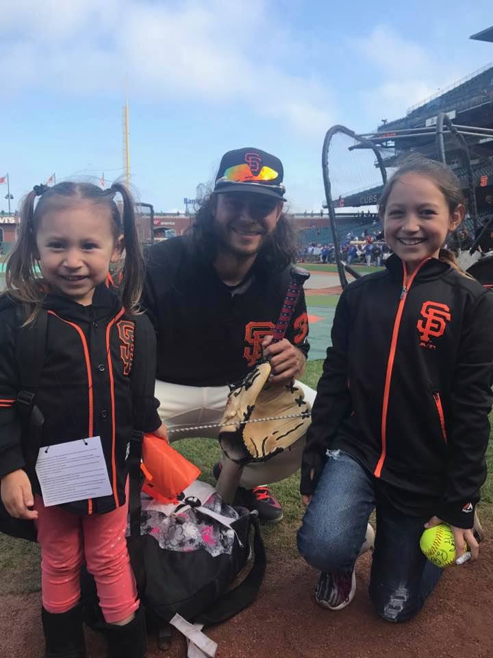 tjsloop's tweet photo. and she actually got to meet her "boyfriend" @bcraw35 @SFGiants @mlb #bcraw35 #mlb #baseball #sfgiants #sf #giants https://t.co/SQ4TEYRHh5