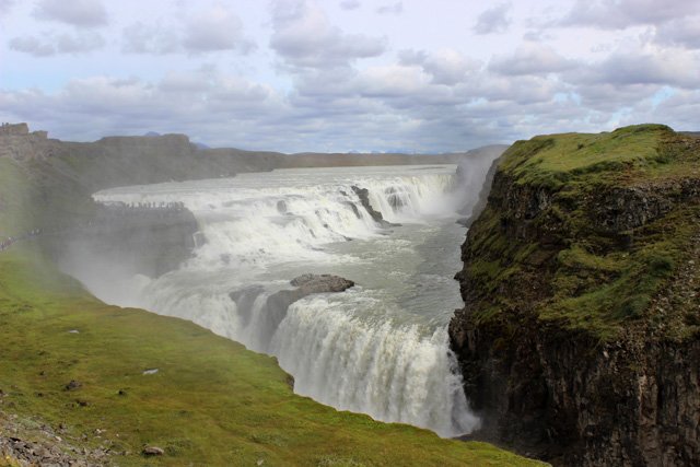 viajarconbe's tweet photo. Si vas a #Islandia, no te pierdas estas cinco cascadas 😍 https://t.co/ftGt8OE1Xg ¡Y una de regalo! 👏 #ViajarConBe https://t.co/YXkcge056e