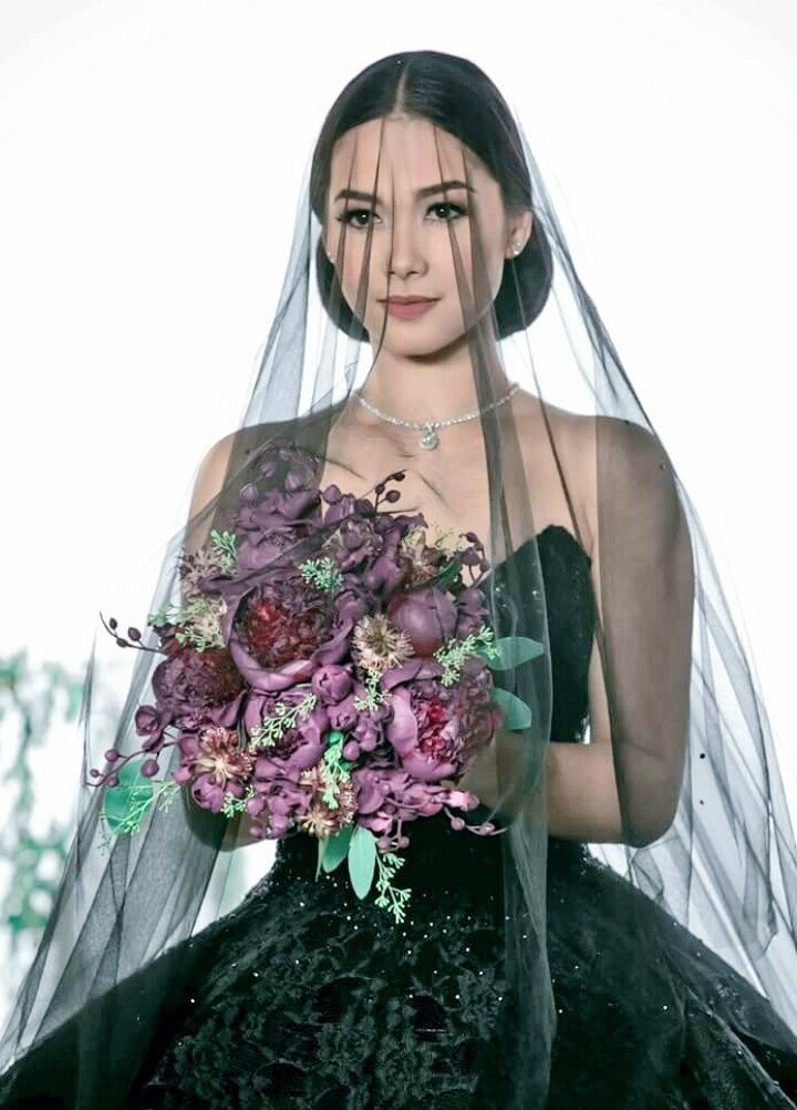 BascoThalia's tweet photo. THE BRIDE IN BLACK!💍
#WildflowerWildestWedding https://t.co/yV428rnuWT