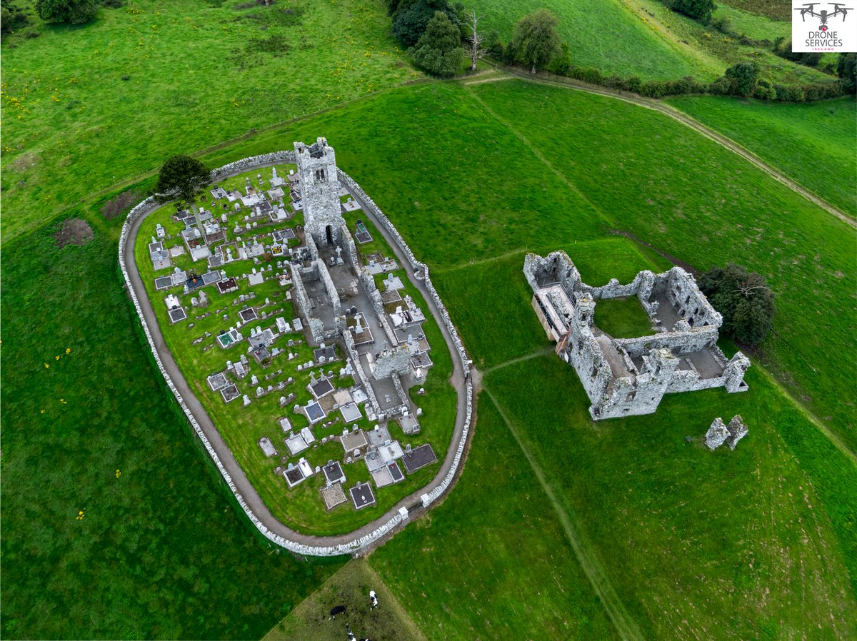 droneservicesie's tweet image. Sunset at Slane Abbey, Slane, Co Meath #dronesforgood #irelandsancienteast