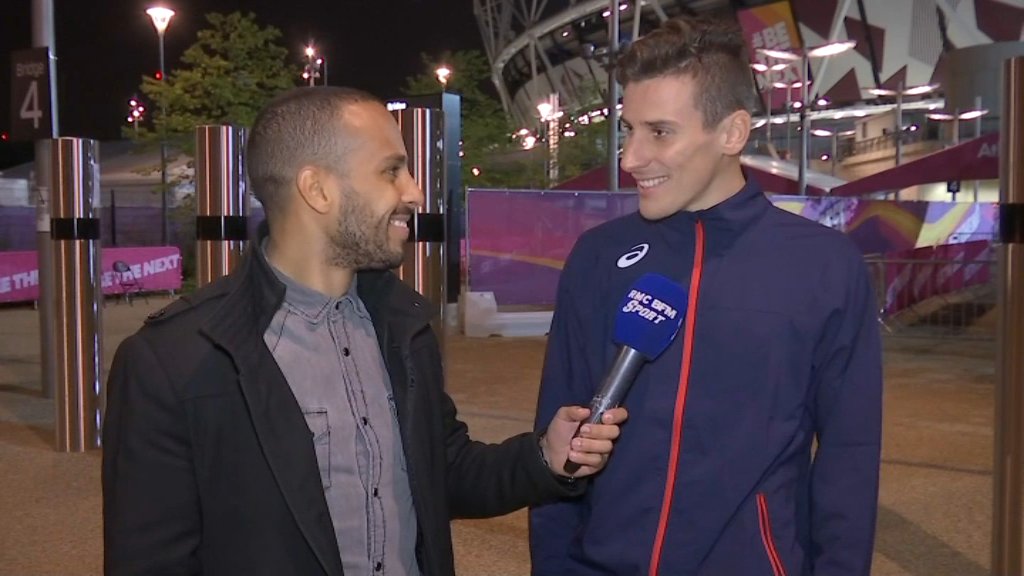 BFMTV's tweet photo. VIDEO - "J'en reviens pas!" La réaction de Pierre-Ambroise Bosse après sa médaille d'or aux Mondiaux d'athlétisme https://t.co/625IY6bZaa https://t.co/v9988PuQoW