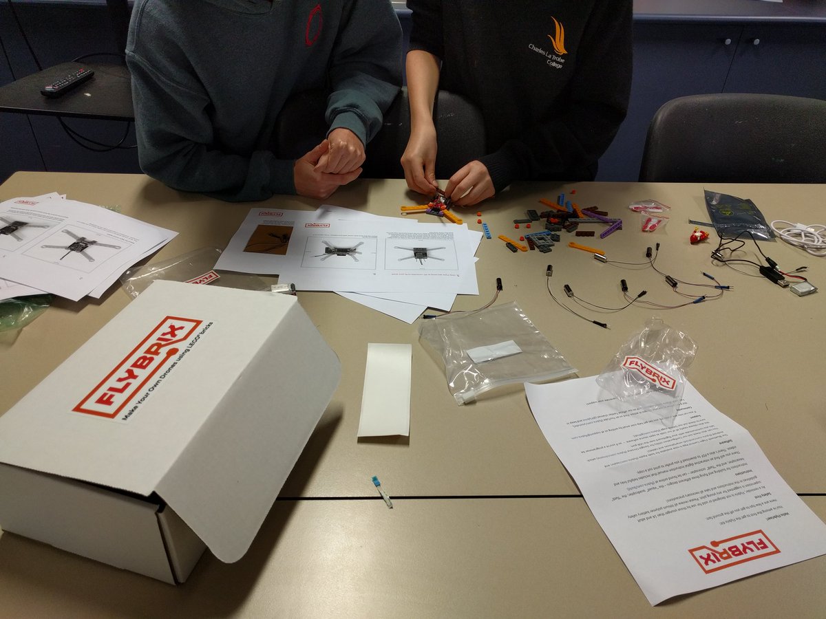 Moore_NathanJ's tweet photo. Getting started with the flybrix in maker club #makered https://t.co/9rcO35gAtk