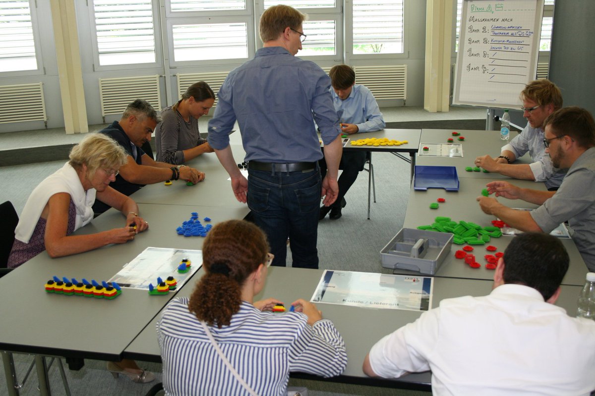 CAS_Challenge's tweet photo. Wie funktioniert gutes #Change #Management? In der aktuelle Modulwoche können das die Teilnehmer mit einer Simulation testen. https://t.co/6HJXLlTGhg