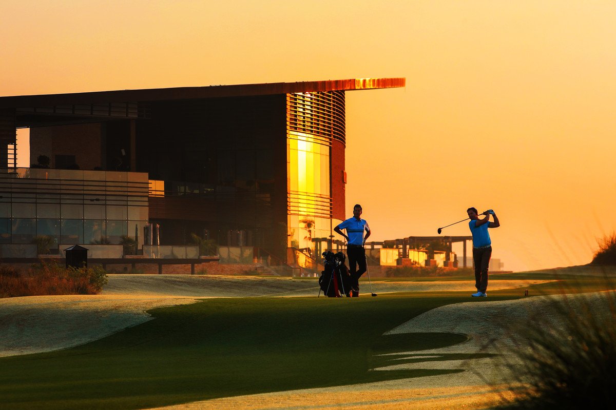 Breath-taking sunset captured <a href="/TrumpGolfDubai/">Trump Dubai</a> #Dubai's newest Championship course brings a genuine links experience to the Arabian desert